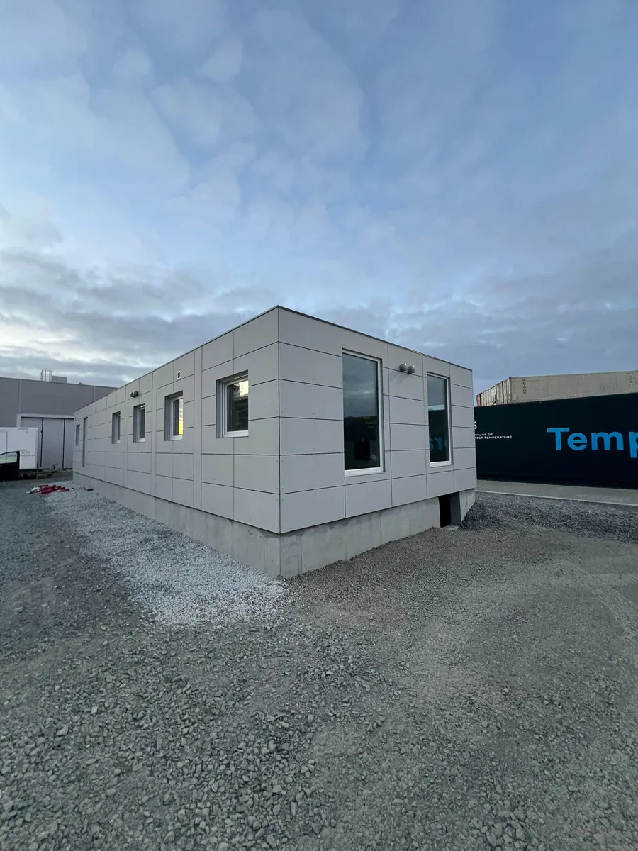 TEK17-godkjent modulbygg levert til PTG Tempra i Ålesund — produsert i EU